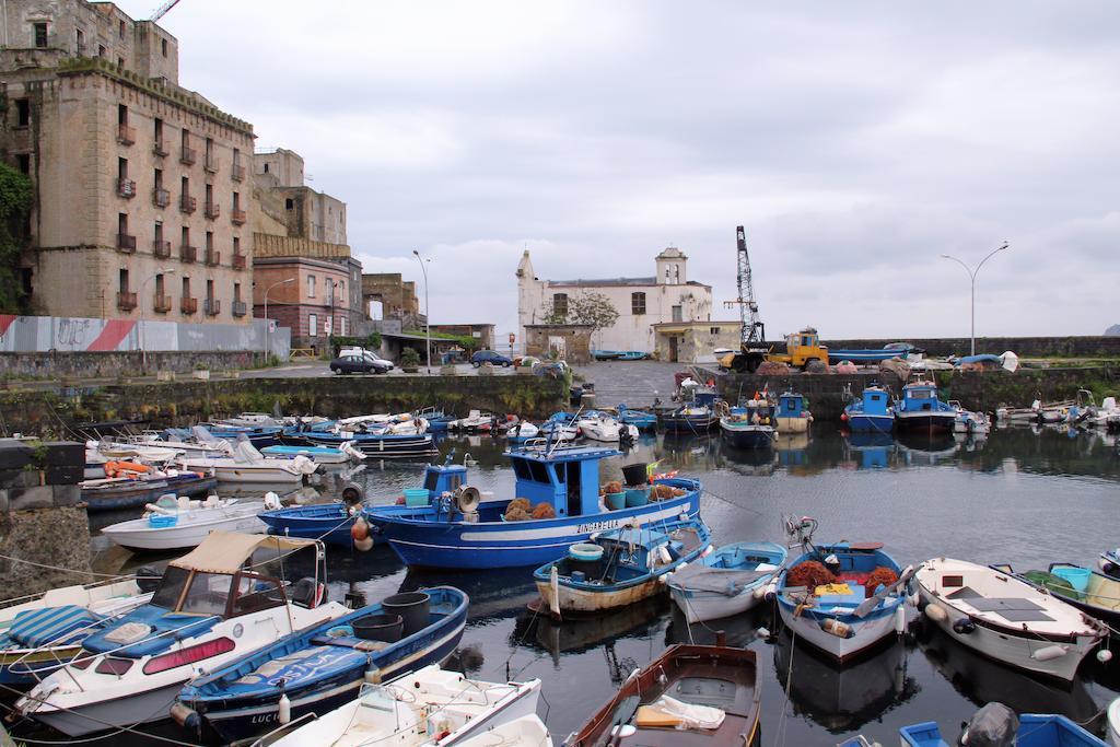 B&B Darsena Поццуоли Экстерьер фото